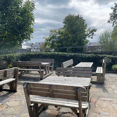 New Inn Hotel Clapham  Exteriör bild